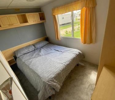 Ingoldmells House | Caravan - Sleeps 4 - Parking - 10Mins To Beach