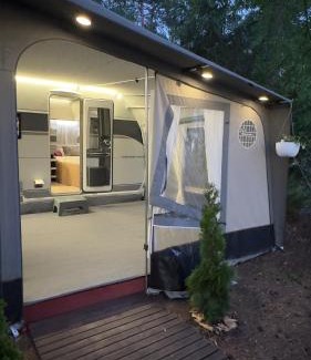 Olsztynek Other | Caravana Juliana Hobby 545 z widokiem na Jezioro