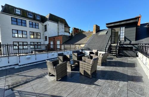 Butetown Apartment | Cardiff flat with roof-terrace