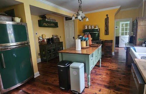 Montgomery House | Cardinal Farm-The Bluebird Room