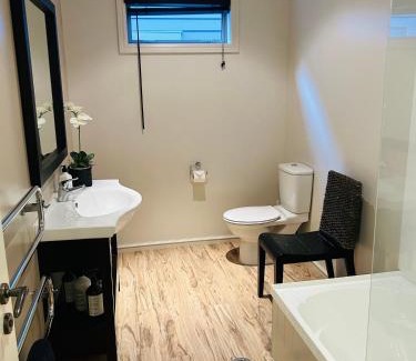 Cardrona Apartment | Cardrona Villa with Pool and Jacuzzi
