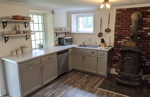 Hopewell House | Caretaker's Cottage: 4 BR Pet Friendly River View