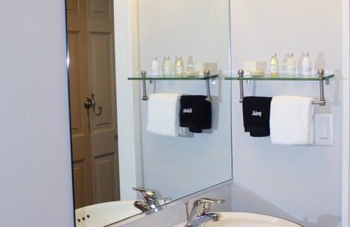 Pinecraft Hotel | Carlisle Inn