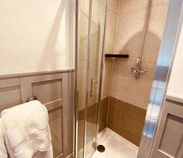 Weymouth Apartment | Carlton Guest Suites - Weymouth