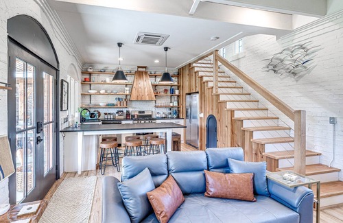 Eufaula Cottage | Carlton Landing-The Coral Cottage