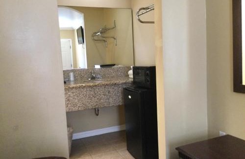 Studio City Hotel | Carlton Motor Lodge