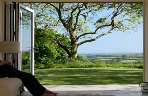 Saint Gennys Bed & Breakfast | Caroe Farm House