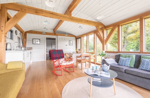 Penpoll Apartment | Carpenters Cabin, Idyllic cabin in the countryside near Lostwithiel