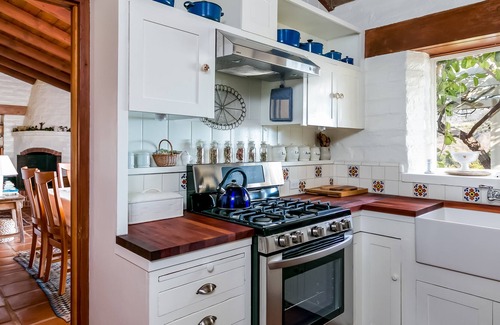 Carpinteria House | Carpinteria Adobe Ranch House on Bluffs Above Ocean