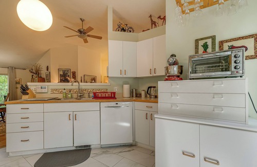 Carrboro House | Carrboro Quaint! 2 Mi to Heart of Chapel Hill!