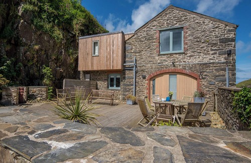 Haverfordwest Cottage | Carreg Samson, Holiday Cottage Abercastle, Sleeps 8, 4 bedrooms, bathrooms