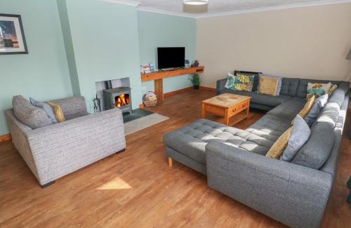 Haverfordwest House | Carreg Yr Onnen