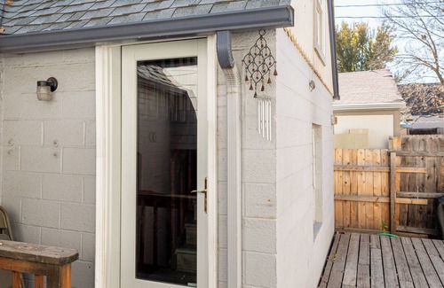 Congress Park Apartment | Carriage House - Guest Suite