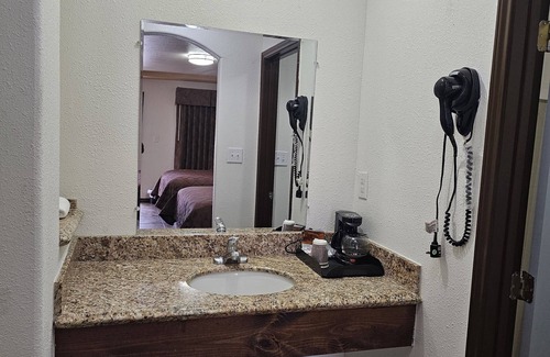 Carrizo Springs Hotel | Carrizo Inn