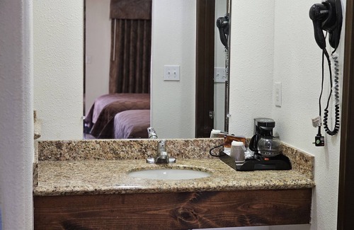 Carrizo Springs Hotel | Carrizo Inn