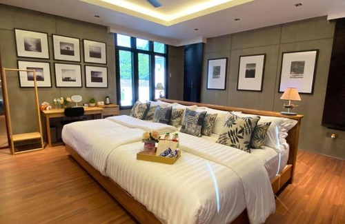 Taman Kemuncak Villa | Carrot Seed