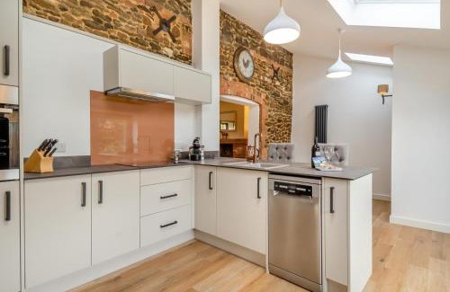 Grimston House | Carrstone Cottage