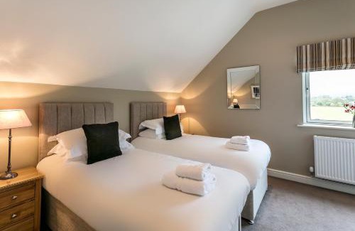 Kendal Apartment | Carus Green Golf Club Townhouse