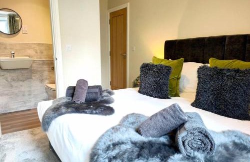 Carlisle Apartment | Carvetii - ANNE House Room 2 - Dbl bed First floor en-suite