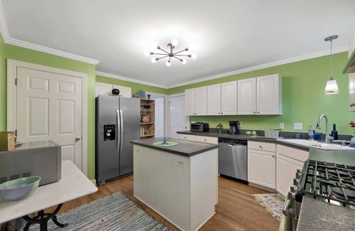 Cary House | Cary 3bdrm 2.5 bath garden home close to SAS, RDU & RTP