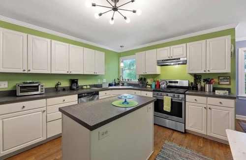 Cary House | Cary 3bdrm 2.5 bath garden home close to SAS, RDU & RTP