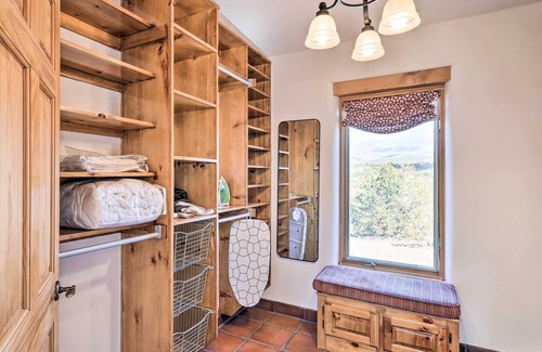 Vista Encantada Cottage | Casa al Reves Pueblo-style House With Views!