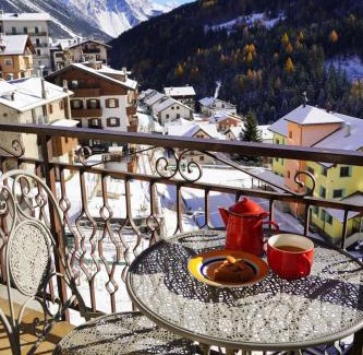 Semogo Apartment | Casa Amabile - mansarda in legno con balcone a 10km da Bormio e 25km da Livigno