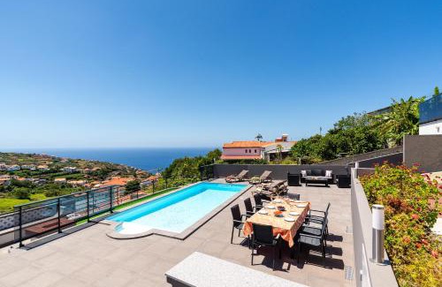 Estrela da Calheta House | Casa Antonette, Lovely house with a pool