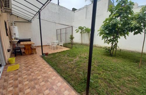 Comuna 12 House | CAsA ARTIGAS 5684