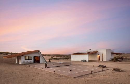 Joshua Tree House | Casa Azzurra by Fieldtrip | Architectural Retreat w/Pool, Spa, & Pickleball