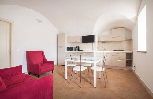 Cassone Apartment | Casa Bacio-Apartment in the historic center of Cassone
