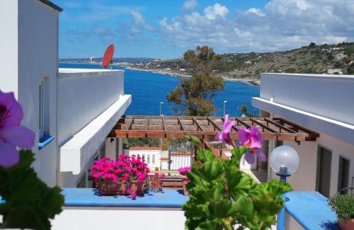 Marina San Gregorio House | Casa Baia Rosa