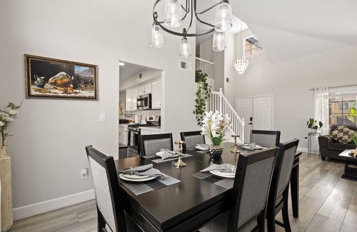 Pumpkin Center House | Casa Bella Gardens- Spacious 5-bedroom house in welcoming Bakersfield with Pool