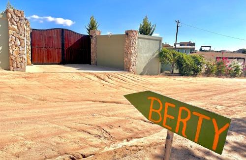 Valle de Guadalupe Hotel | Casa Berty 1