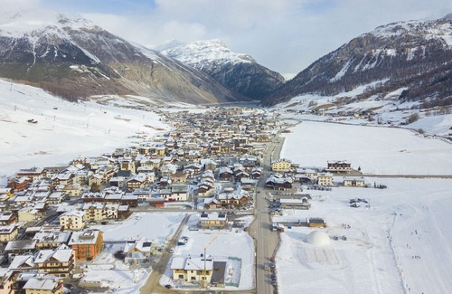 Teola Apartment | Casa Bianca, Livigno, Italy
