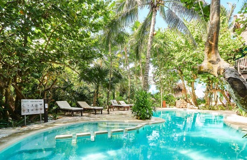 Zona Hotelera Villa | Casa Blanca Ocean View Villa | Tulum | Bohemian Style | Shared Swimming Pool, Sunbeds & Restaurant.