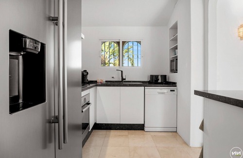 Estepona Villa | Casa Blanca | Villa with garden in Estepona