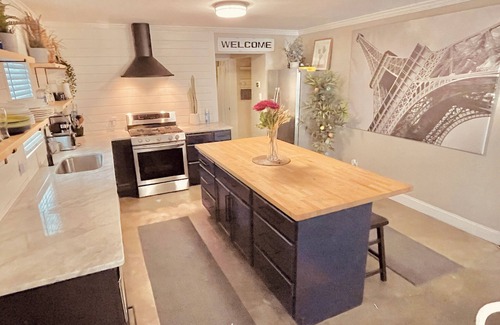 Peoplestown House | Casa Bohemian 3/2 Hot Tub sleeps 14