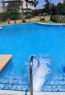 San Jose House | Casa Buganvilla con piscina en San José Sotillo