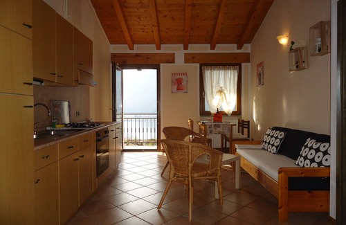 Crone Apartment | Casa Carla, up to 4 persons, quiet location, garden, balcony with panoramic views