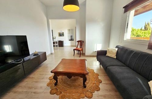 Nazaret Apartment | Casa Cernícalo, Tranquilidad, Terraza y Ubicación Ideal para Explorar Lanzarote
