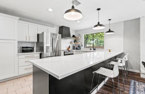 Bedford House | Casa Chilluxe 4br Ping Pong