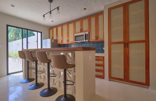 Centro House | Casa Cigno in Merida Centro with Sunny Pool & Private Garage!