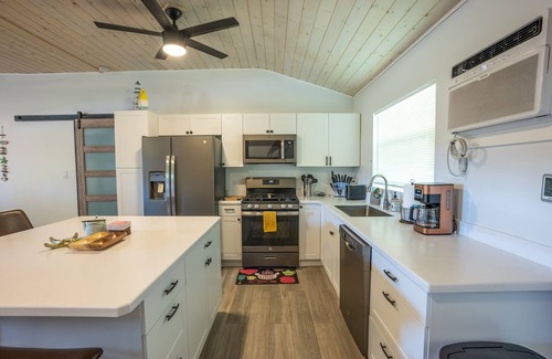 Sands House | CASA COCO BY THE CANAL!