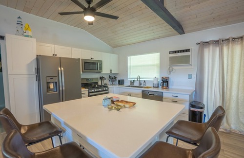 Sands House | CASA COCO BY THE CANAL!