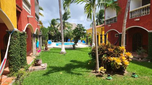 Colonia 10 De Abril Villa | Casa Colonial Estate, Cozumel