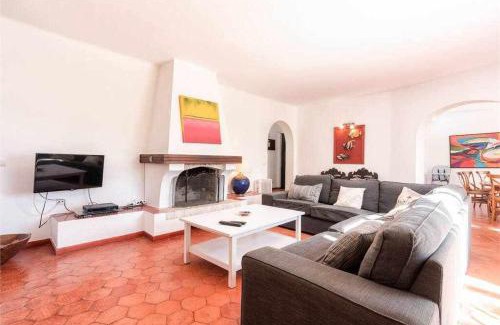 Vilamoura Villa | Casa com Piscina e Jardim ideal para famílias