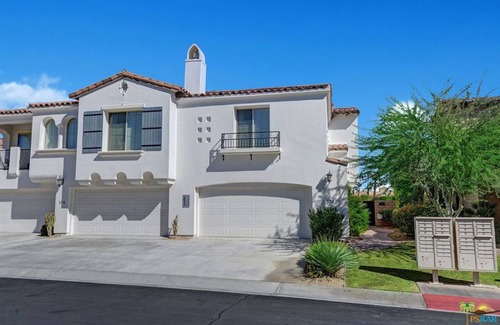Palm Springs Condo | CASA CON VISTA - Where private luxury abounds!