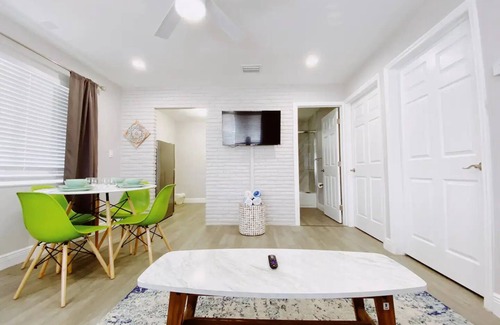 Lauderdale Harbours Apartment | Casa Cordova Apartments By Lowkl