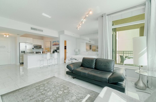 Boynton Beach Apartment | Casa Costa 308s Studio, Pools, Jacuzzi, Beach, Shops & Dog Friendly